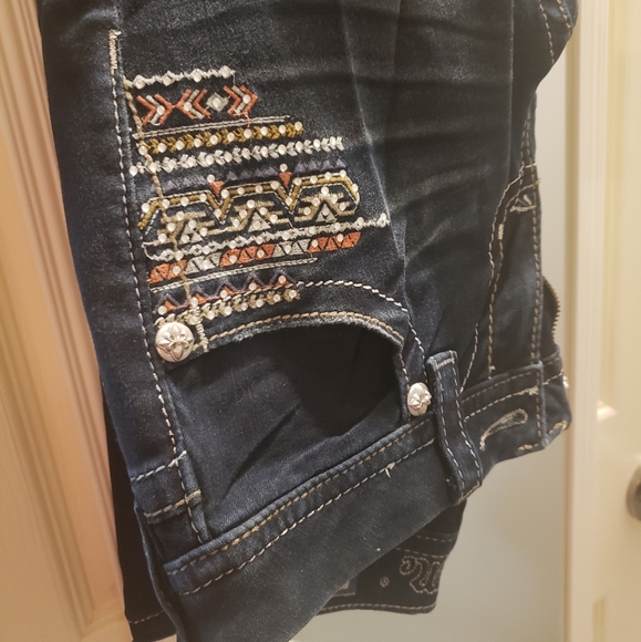 Buckle ๐๐๐๐ ๐๐ผ Skinny Jeans Petite - Picture 3 of 6